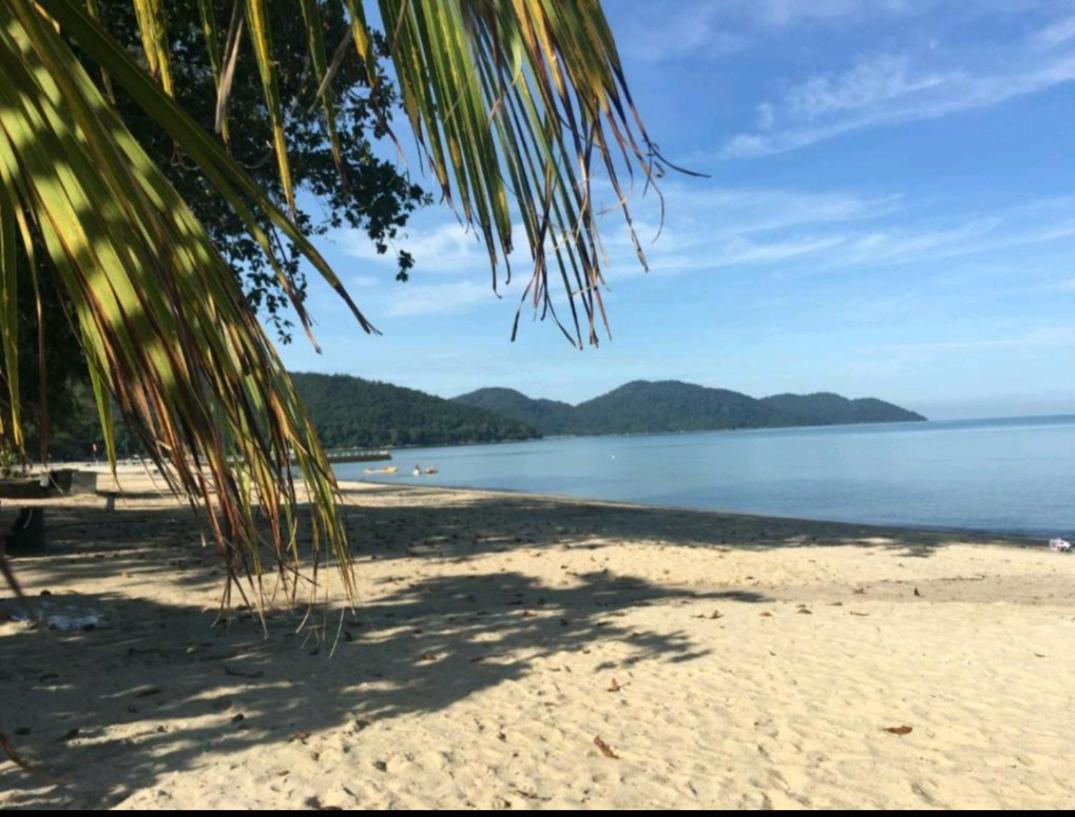 Executives Pantai Seaview 2704 - 2 Bedrooms Batu Ferringhi