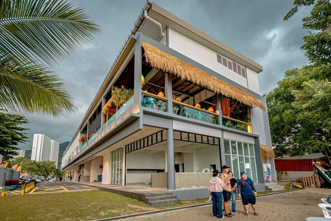 Executives Pantai Seaview 2704 - 2 Bedrooms Apartment *